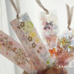 工作・クラフト「透明の花のキラキラしおり」を作りました。